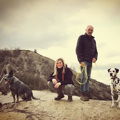 Justine Carlier - Éducateur Canin & Pension Canine, Dresseur de Chiens à Marsac-sur-Don