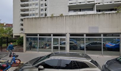 Du Loup A L'agneau, Dresseur de Chiens à Paris 20