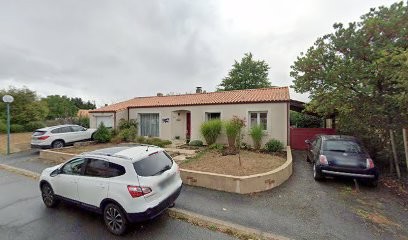 Charlotte CANIN, Dresseur de Chiens à La Boissière-de-Montaigu