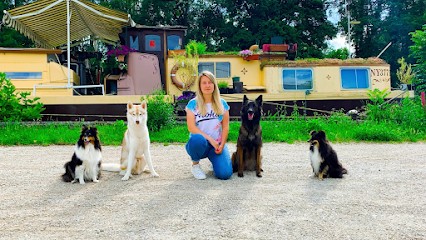Manon Boittiaux Educateur Canin - Diplômée d'Etat, Dresseur de Chiens à Trébry