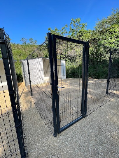 PENSION CANINE LE MONT OLYMPE, Pension pour Chiens à Lussac-les-Châteaux