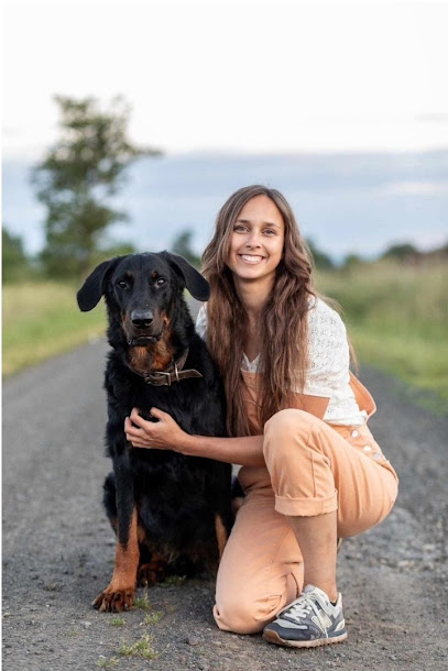 Solène Andre - Éducatrice Comportementaliste Canin Dresseur De Chiens à Clermont-Ferrand