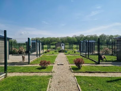 Le Temple D Akhâra, Pension pour Chiens à Chaise-Dieu-du-Theil