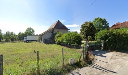 les gardiens d'éros, Eleveur de Chiens aux Avenières Veyrins-Thuellin