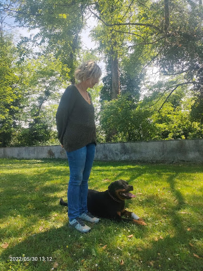 Fanny Éduc & Co, Dresseur De Chiens à Montmeyran