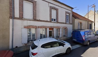Comme Chien et Lapin, Dresseur de Chiens à Sézanne
