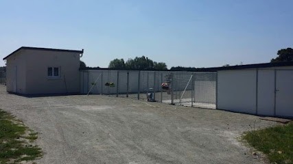 Pension Canine Et Gîtes Avec Piscine, Blou, Pension pour Chiens à Blou