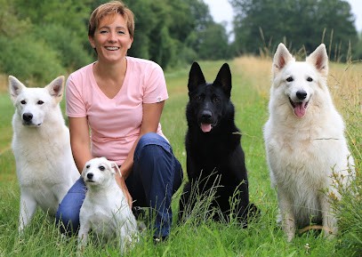 Marta Guillemart, Dresseur de Chiens aux Essarts-le-Roi